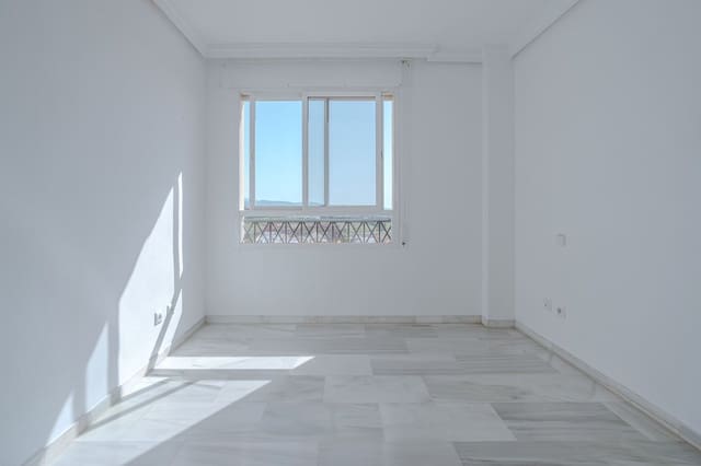 2 makuuhuone Huoneisto myytävänä paikassa San Pedro de Alcántara Pueblo, Marbella mukana 
autotalli - 399 000 € (Ref: 9772506)