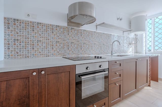 2 makuuhuone Huoneisto myytävänä paikassa San Pedro de Alcántara Pueblo, Marbella mukana 
autotalli - 399 000 € (Ref: 9772506)