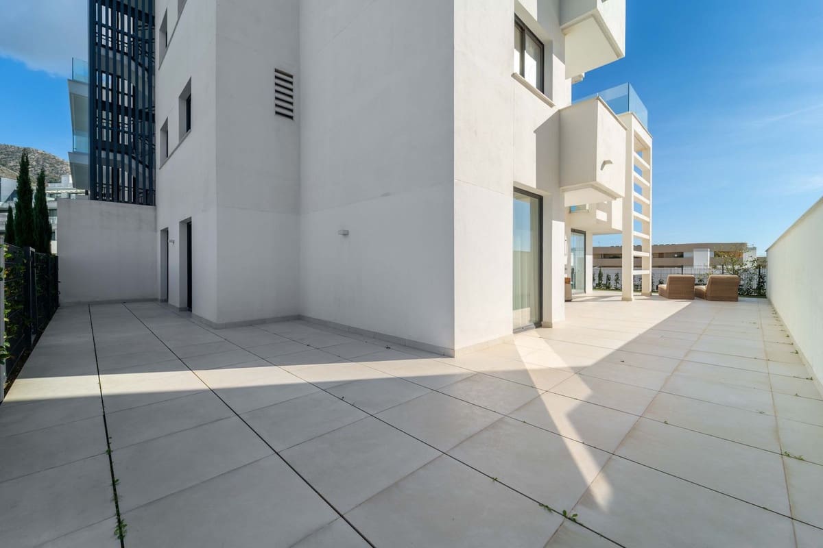 Apartamento de 3 habitaciones en Fuengirola en venta con garaje - 849.000 € (Ref: 9772508)