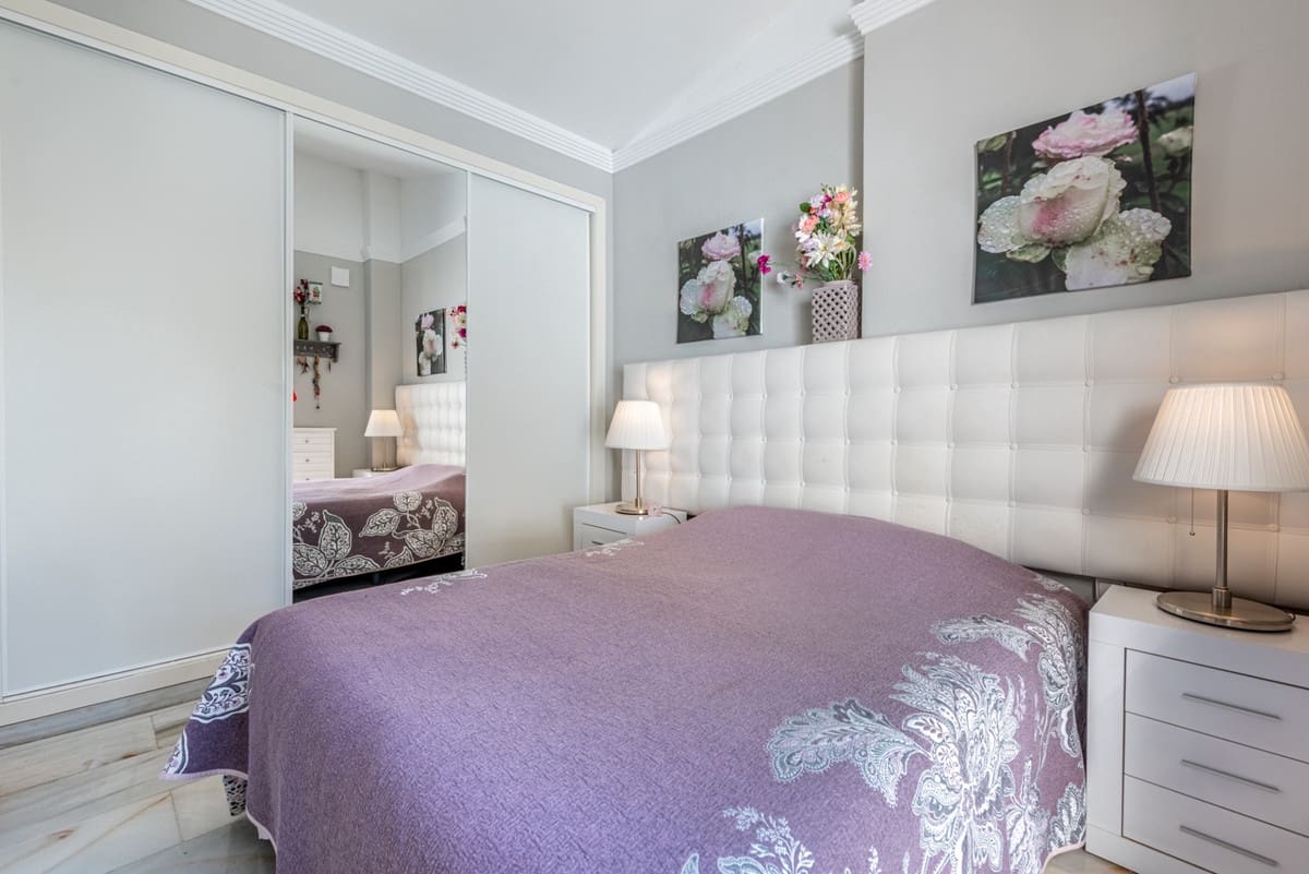 2 bedroom Townhouse for sale in Cabopino - € 335,000 (Ref: 9777368)