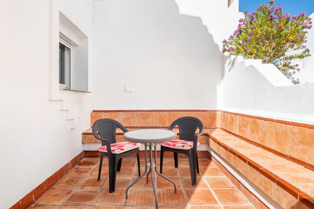 2 bedroom Townhouse for sale in Cabopino - € 335,000 (Ref: 9777368)