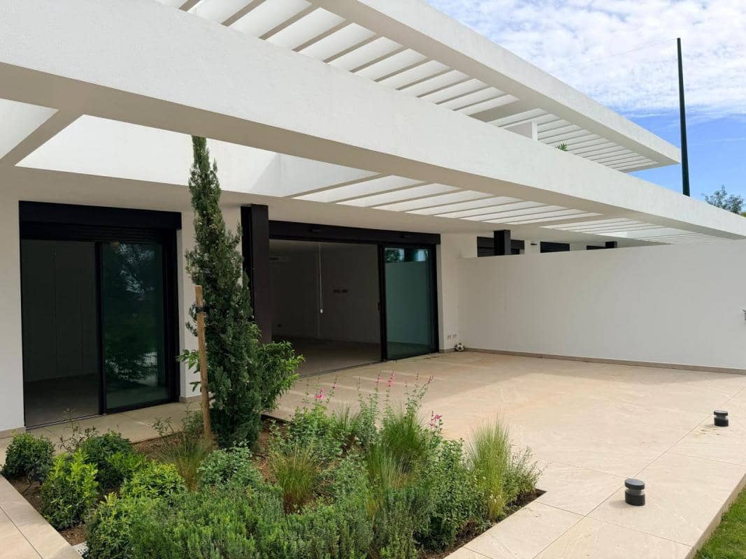 2 slaapkamer Appartement te koop in Marbella - € 1.100.000 (Ref: 9777378)