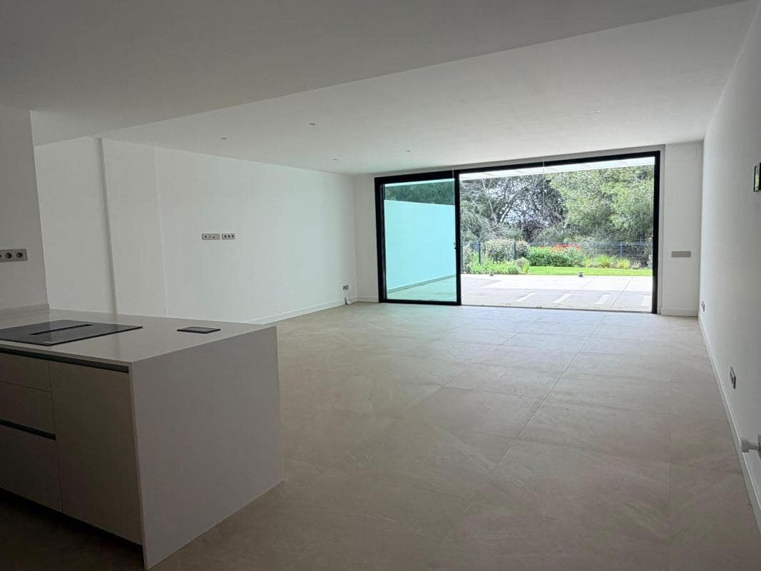 2 slaapkamer Appartement te koop in Marbella - € 1.100.000 (Ref: 9777378)