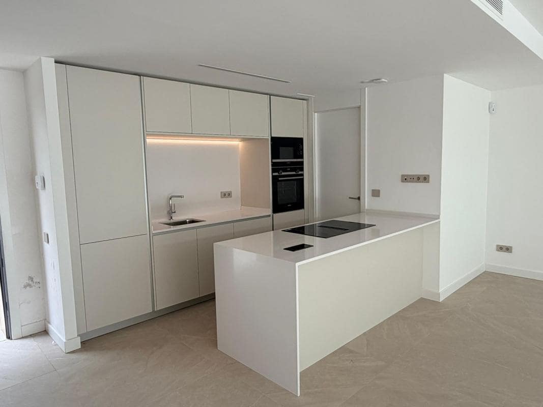 2 slaapkamer Appartement te koop in Marbella - € 1.100.000 (Ref: 9777378)