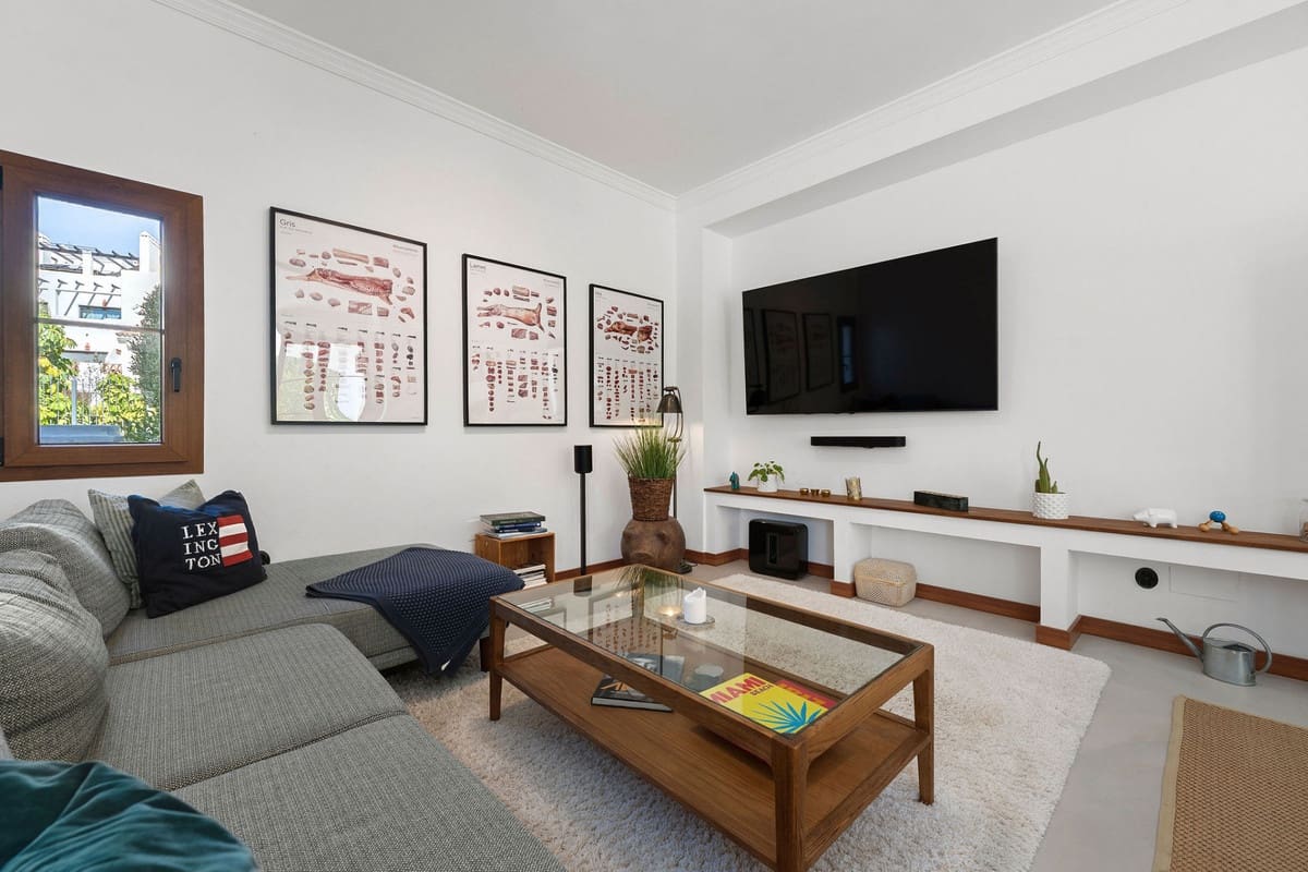 4 Zimmer Villa zu verkaufen in Estepona - 1.690.000 € (Ref: 9783913)