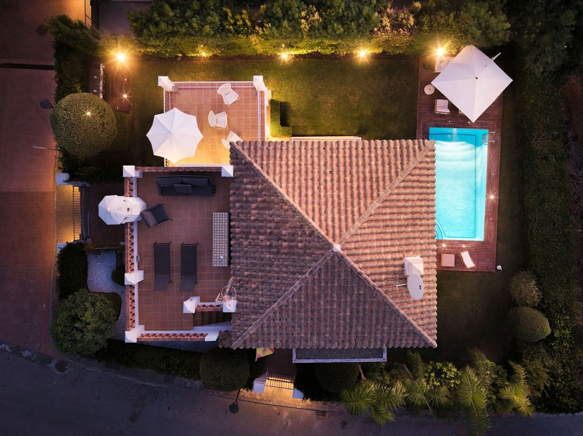 4 Zimmer Villa zu verkaufen in Estepona - 1.690.000 € (Ref: 9783913)