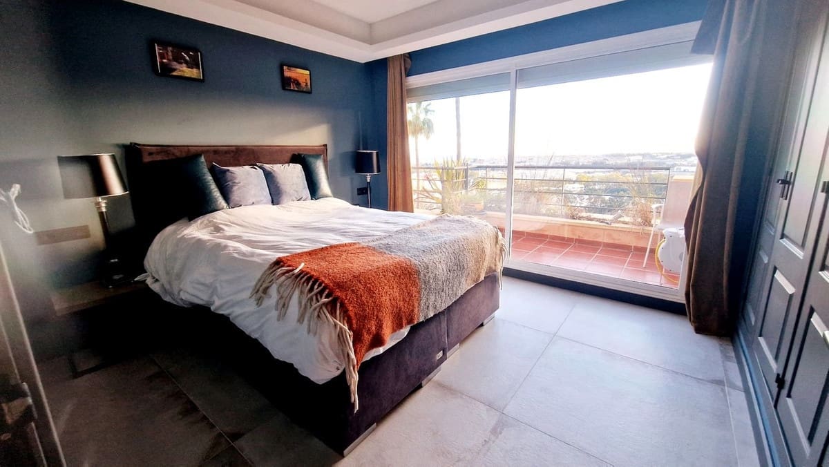 4 soveværelse Lejlighed til salg i Marbella med garage - € 1.299.000 (Ref: 9783914)