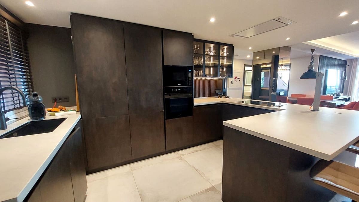 4 soveværelse Lejlighed til salg i Marbella med garage - € 1.299.000 (Ref: 9783914)