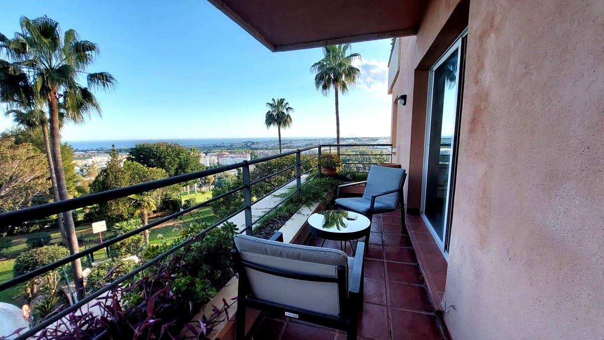 4 soveværelse Lejlighed til salg i Marbella med garage - € 1.299.000 (Ref: 9783914)