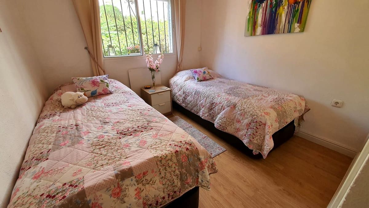 2 soveværelse Bungalow til salg i Benalmadena - € 319.000 (Ref: 9783915)