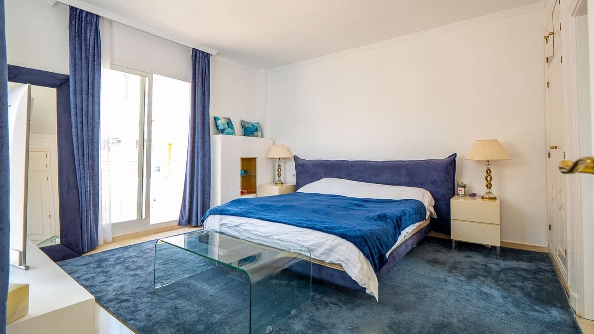 2 soverom Hus til salgs i Nueva Andalucia - € 715 000 (Ref: 9783917)