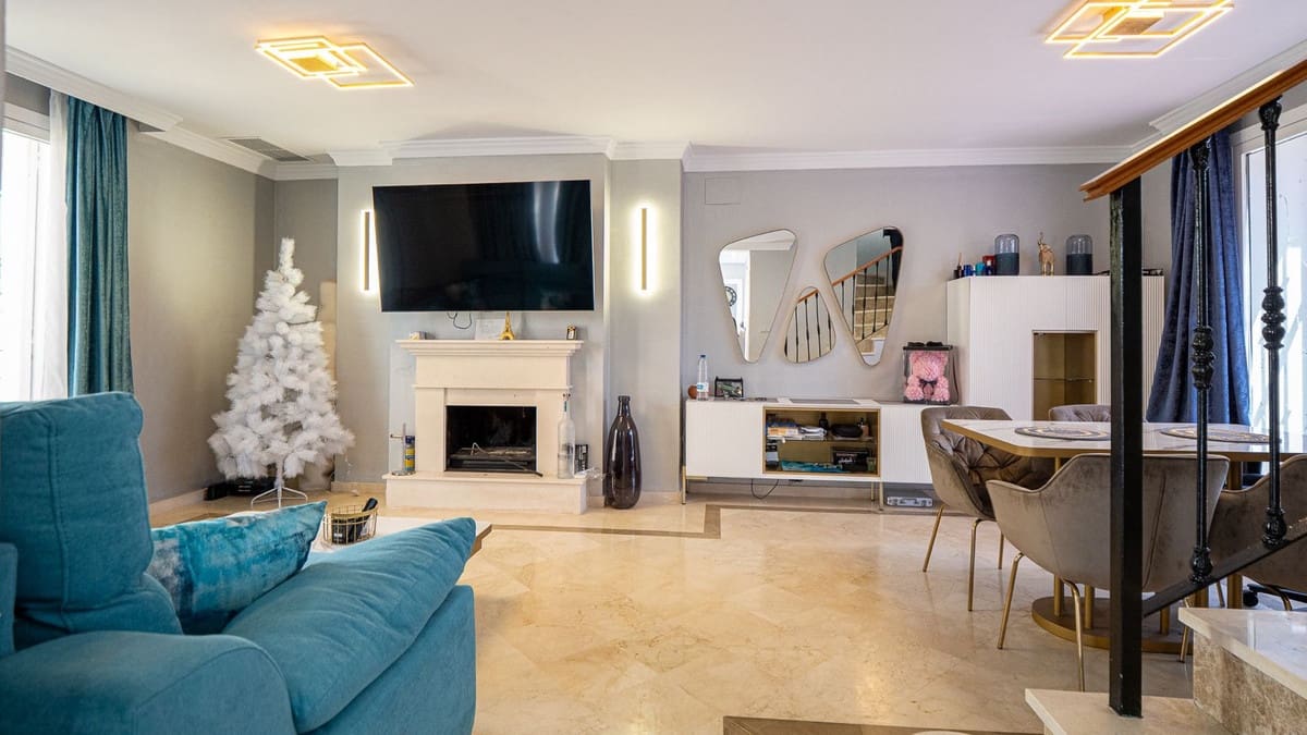 2 soverom Hus til salgs i Nueva Andalucia - € 715 000 (Ref: 9783917)