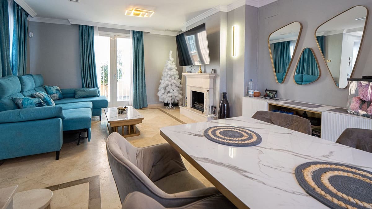 2 soverom Hus til salgs i Nueva Andalucia - € 715 000 (Ref: 9783917)