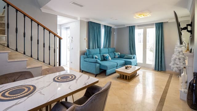 2 soverom Hus til salgs i Puerto Banus, Marbella - € 715 000 (Ref: 9783917)