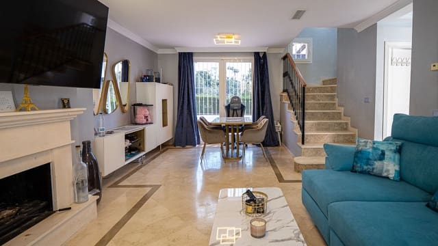 2 soverom Hus til salgs i Puerto Banus, Marbella - € 715 000 (Ref: 9783917)