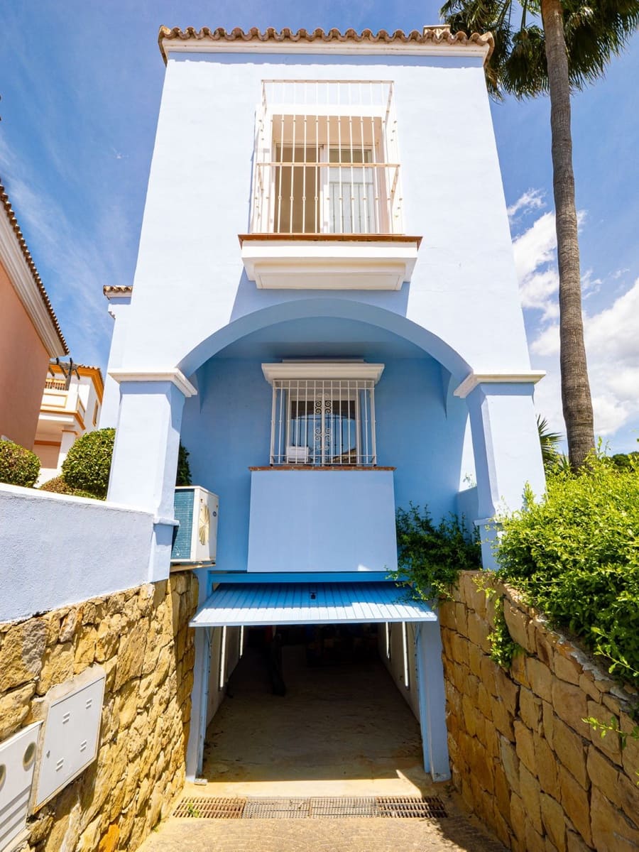 2 soverom Hus til salgs i Nueva Andalucia - € 715 000 (Ref: 9783917)