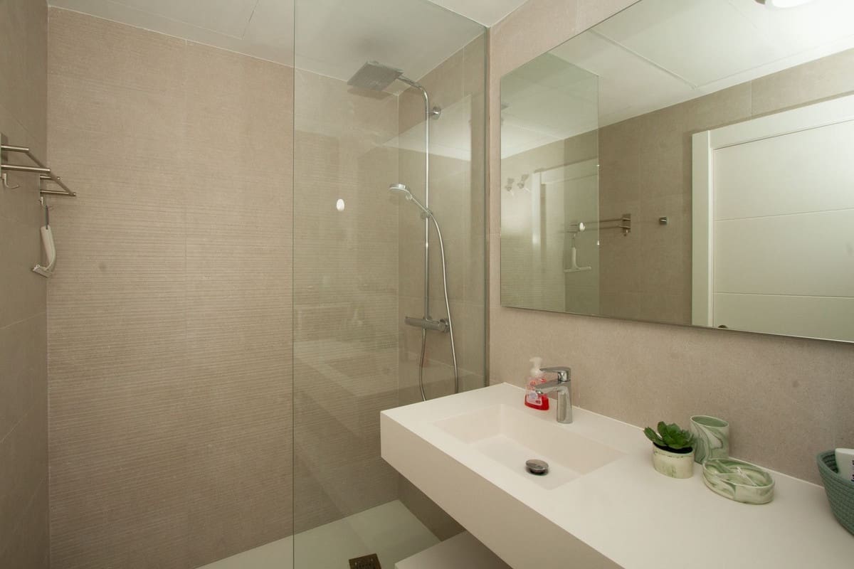 Apartamento de 3 habitaciones en La Cala de Mijas en venta con garaje - 425.000 € (Ref: 9783918)