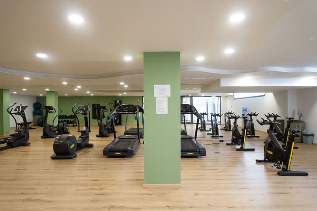 Apartamento de 3 habitaciones en La Cala de Mijas, Mijas en venta con garaje - 425.000 € (Ref: 9783918)