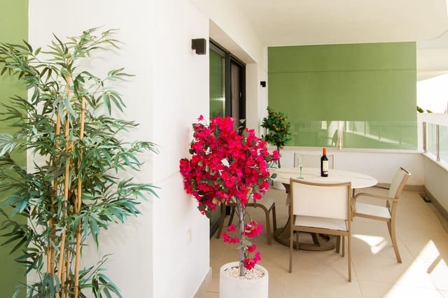 Apartamento de 3 habitaciones en La Cala de Mijas, Mijas en venta con garaje - 425.000 € (Ref: 9783918)