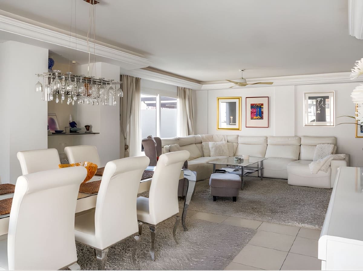 3 slaapkamer Penthouse te koop in Nueva Andalucia met garage - € 799.000 (Ref: 9783920)