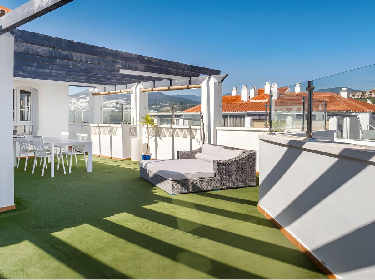 3 slaapkamer Penthouse te koop in Nueva Andalucia met garage - € 799.000 (Ref: 9783920)