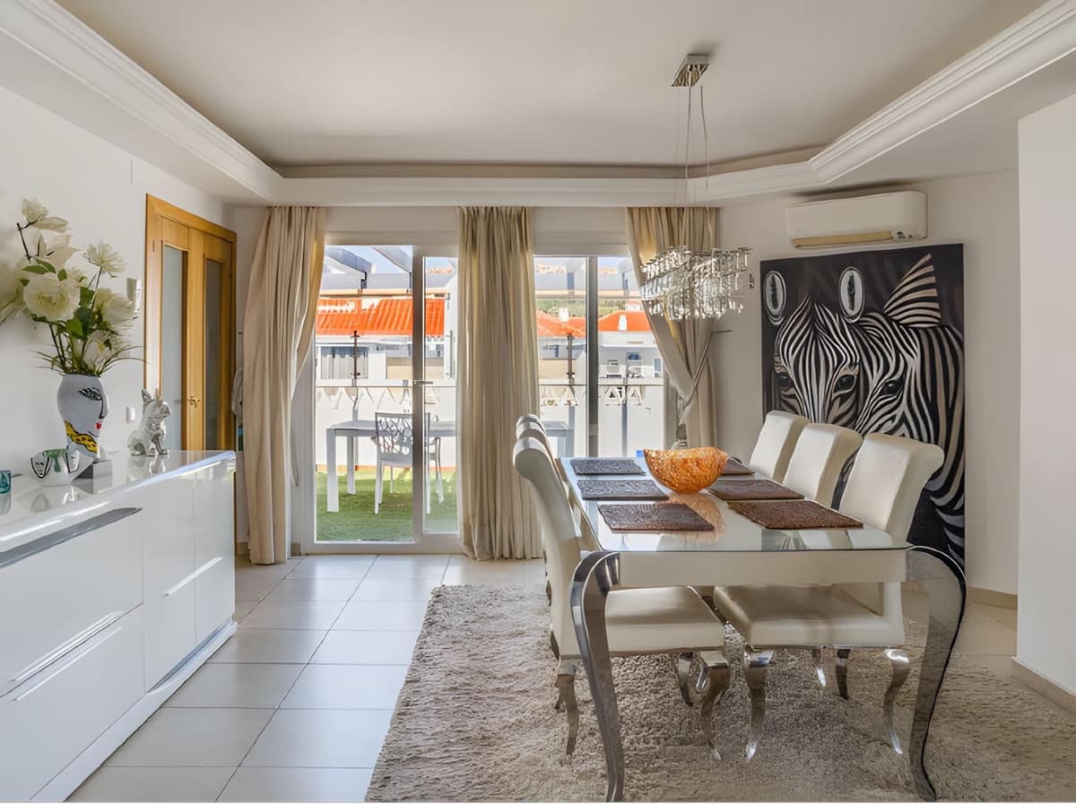 3 slaapkamer Penthouse te koop in Nueva Andalucia met garage - € 799.000 (Ref: 9783920)