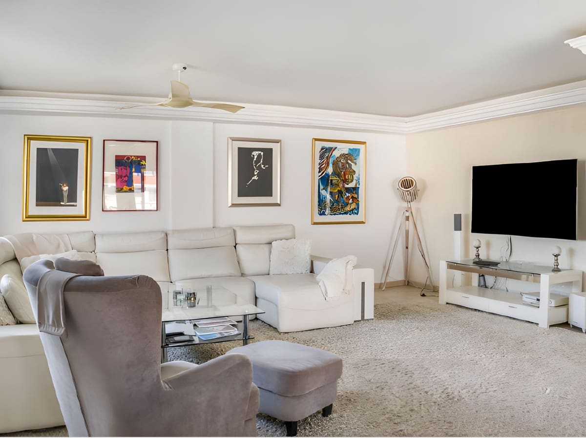 3 slaapkamer Penthouse te koop in Nueva Andalucia met garage - € 799.000 (Ref: 9783920)