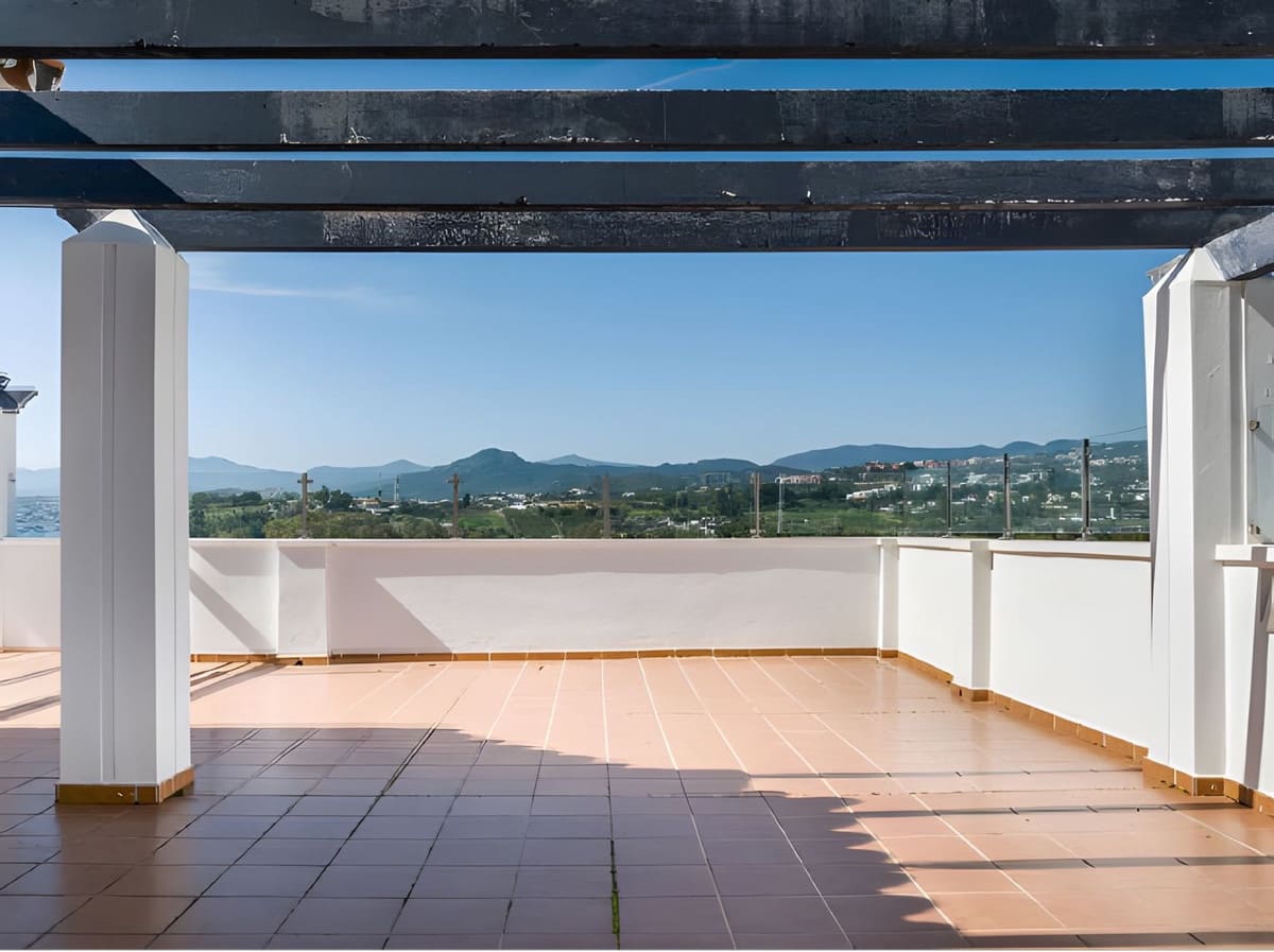 3 slaapkamer Penthouse te koop in Nueva Andalucia met garage - € 799.000 (Ref: 9783920)