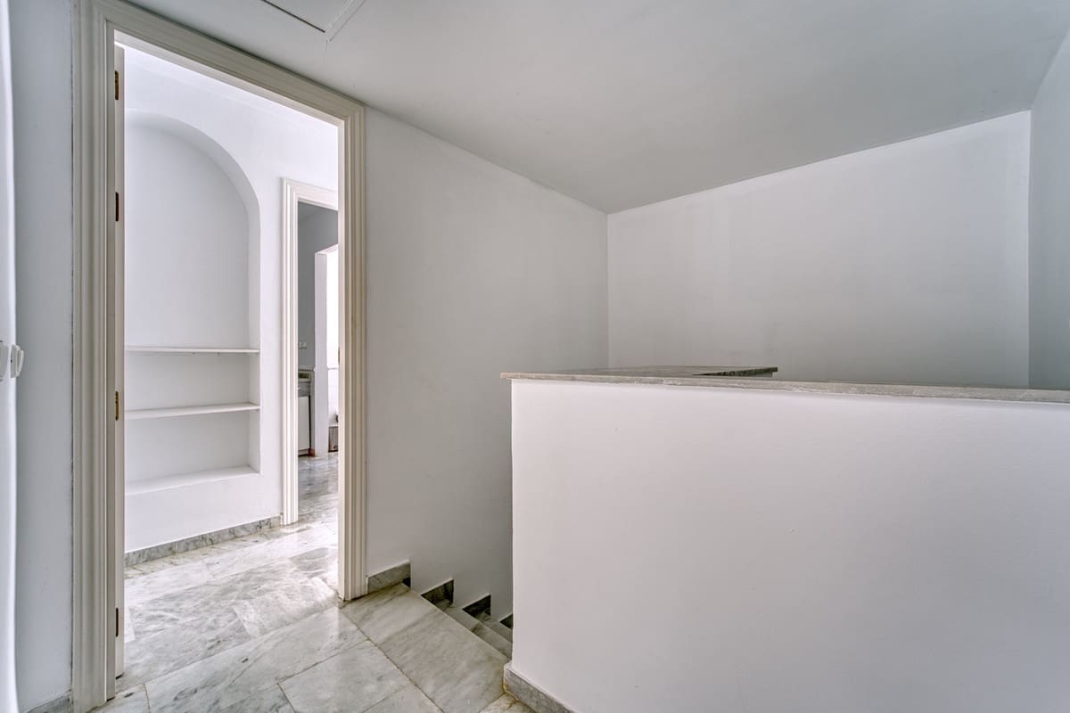 5 slaapkamer Penthouse te koop in Guadalmina - € 1.320.000 (Ref: 9783921)