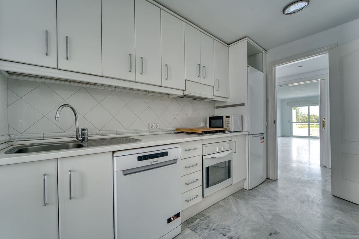 5 slaapkamer Penthouse te koop in Guadalmina - € 1.320.000 (Ref: 9783921)