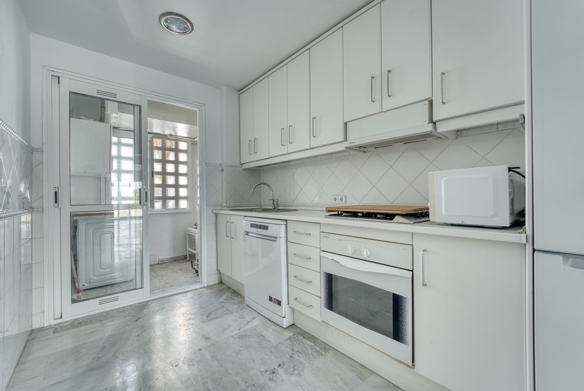 5 slaapkamer Penthouse te koop in Guadalmina - € 1.320.000 (Ref: 9783921)