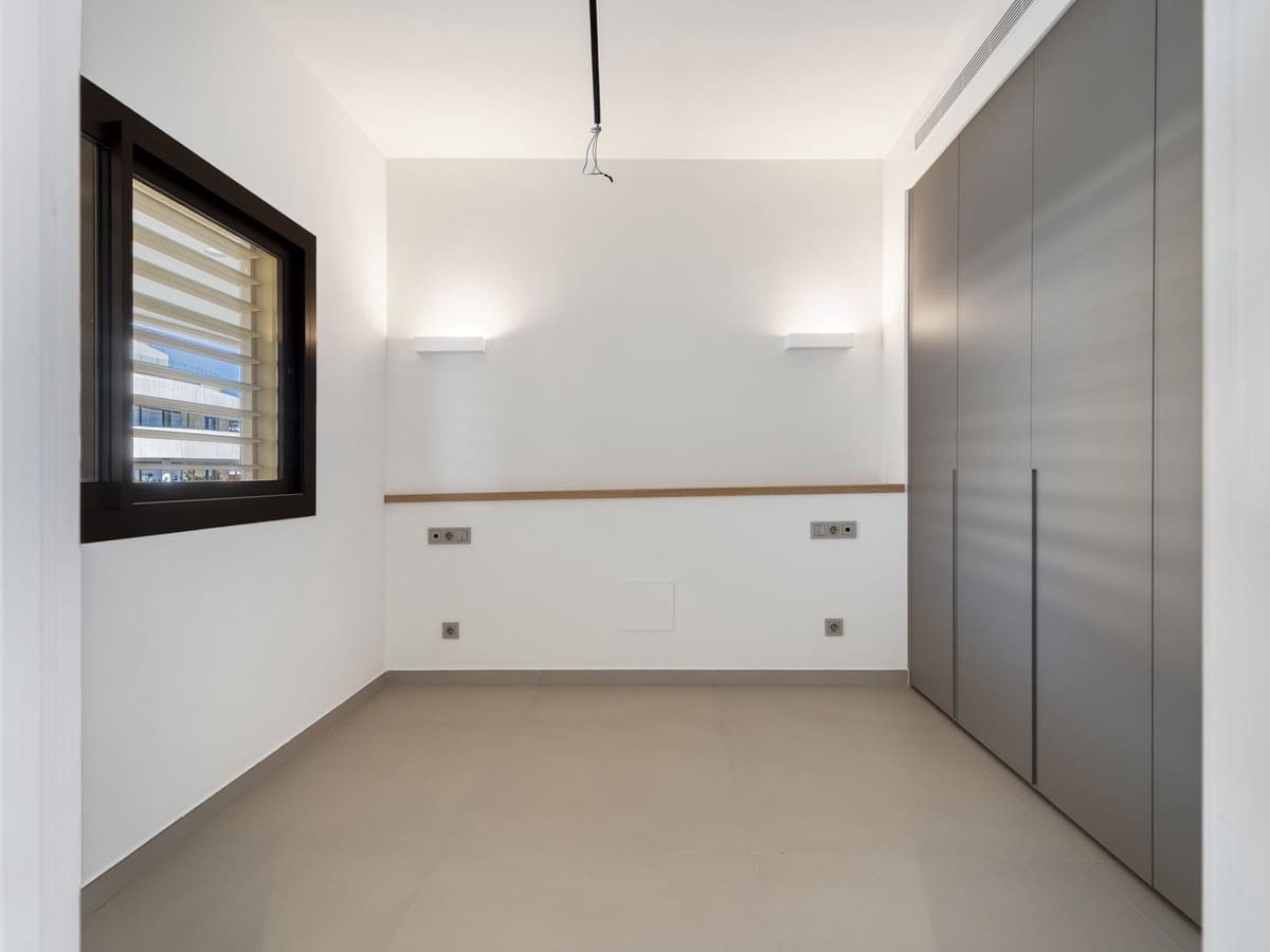 2 bedroom Apartment for sale in Fuengirola - € 849,000 (Ref: 9783923)