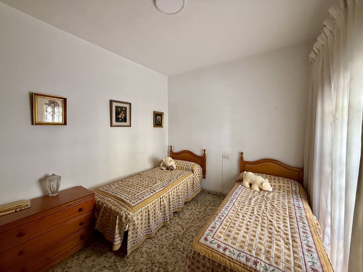 8 slaapkamer Appartement te koop in Fuengirola - € 650.000 (Ref: 9783924)