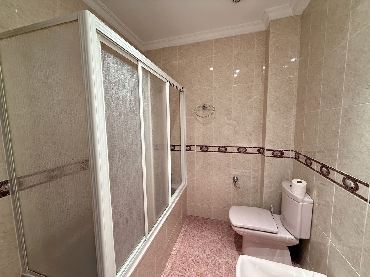 8 slaapkamer Appartement te koop in Fuengirola - € 650.000 (Ref: 9783924)