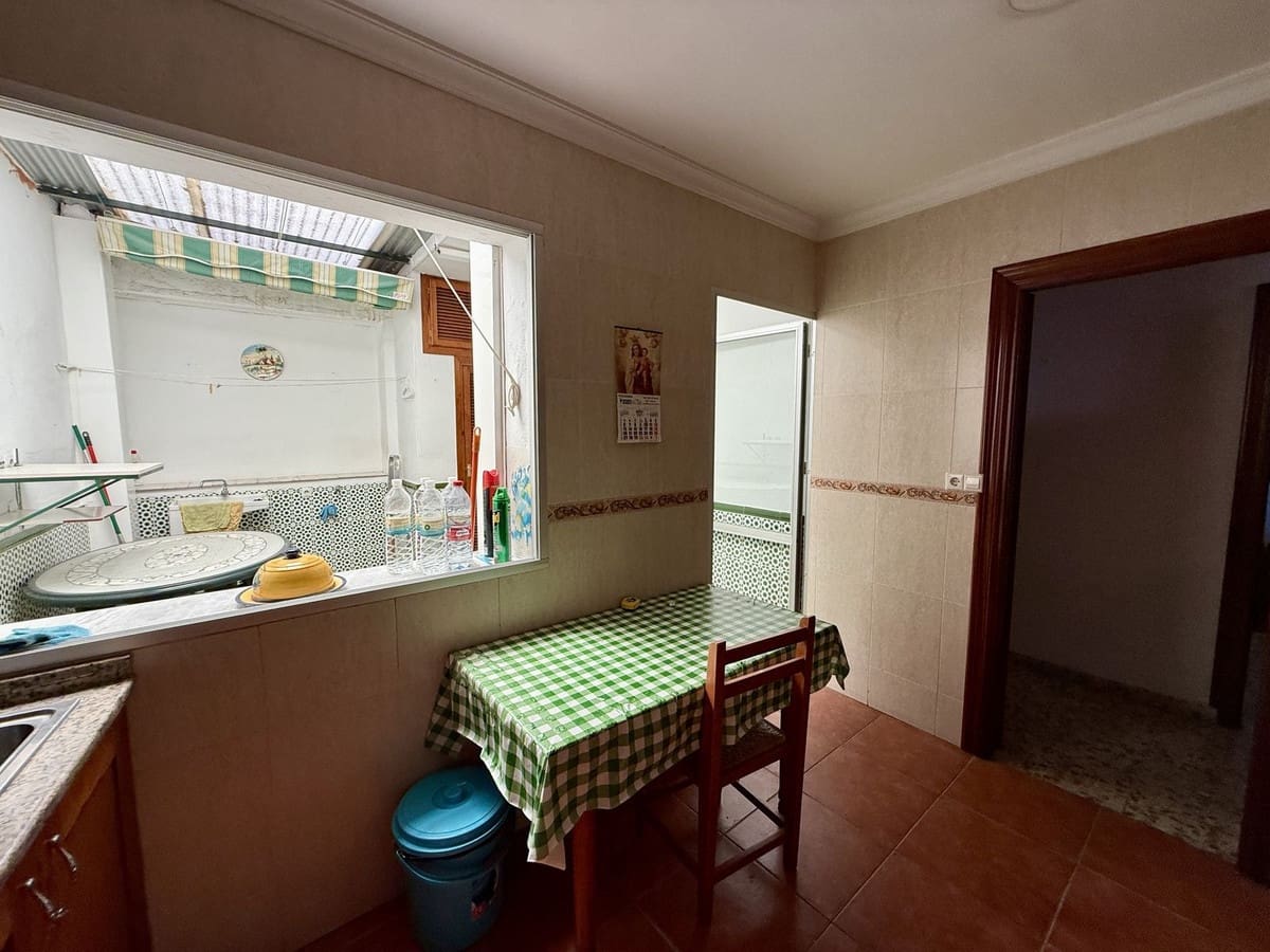 8 slaapkamer Appartement te koop in Fuengirola - € 650.000 (Ref: 9783924)