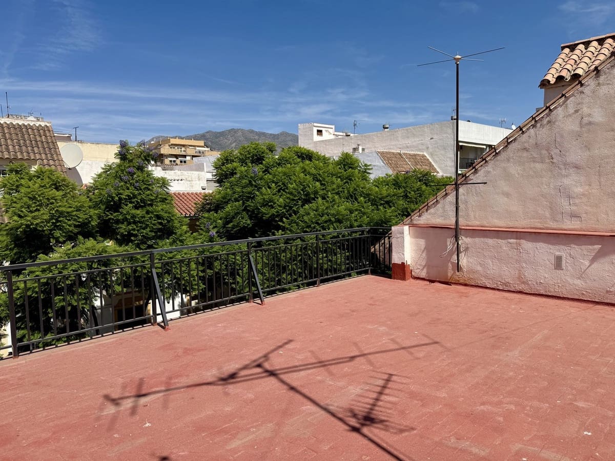 8 slaapkamer Appartement te koop in Fuengirola - € 650.000 (Ref: 9783924)