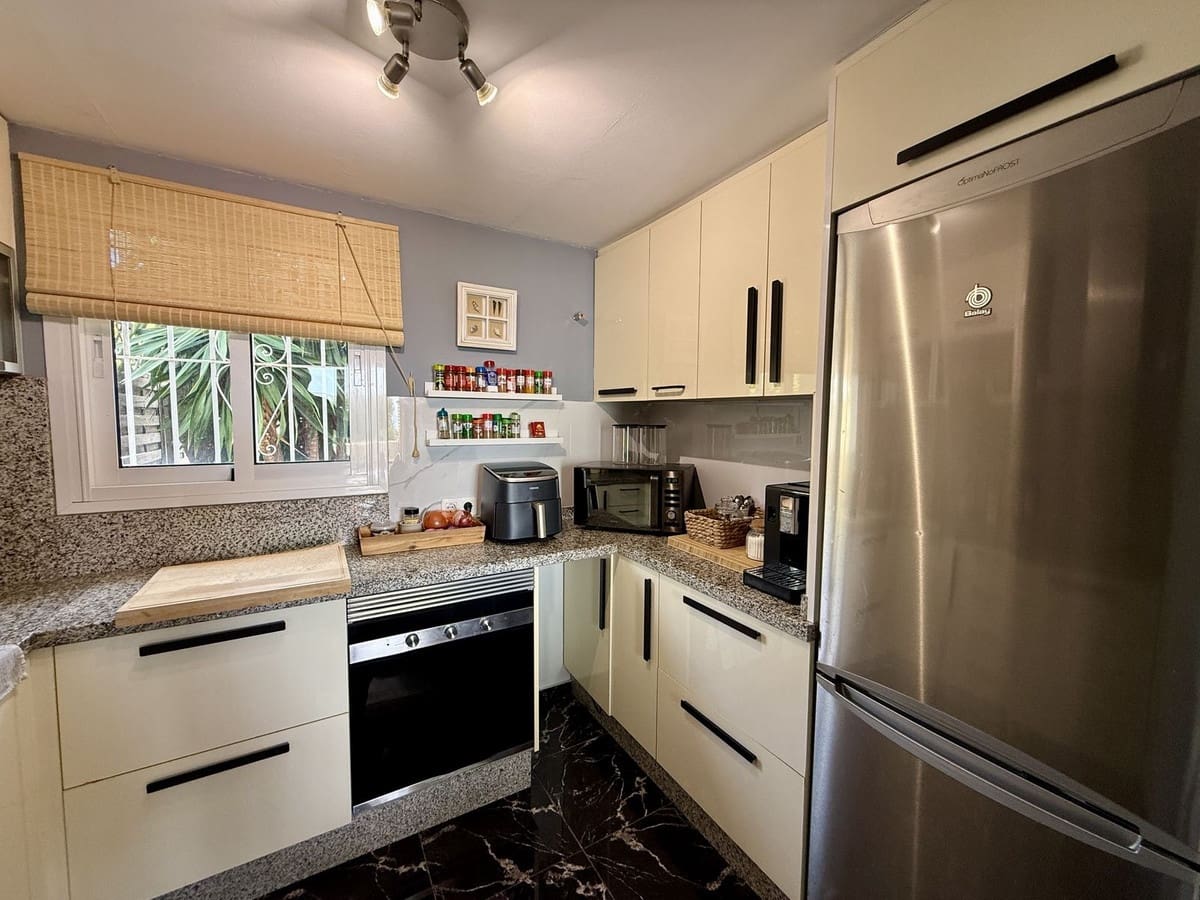 2 sypialnia Dom na sprzedaż w Calahonda - 425 000 € (Ref: 9783925)