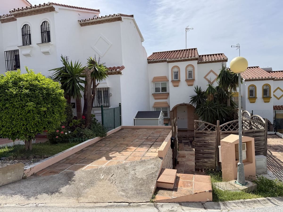 2 sypialnia Dom na sprzedaż w Calahonda - 425 000 € (Ref: 9783925)