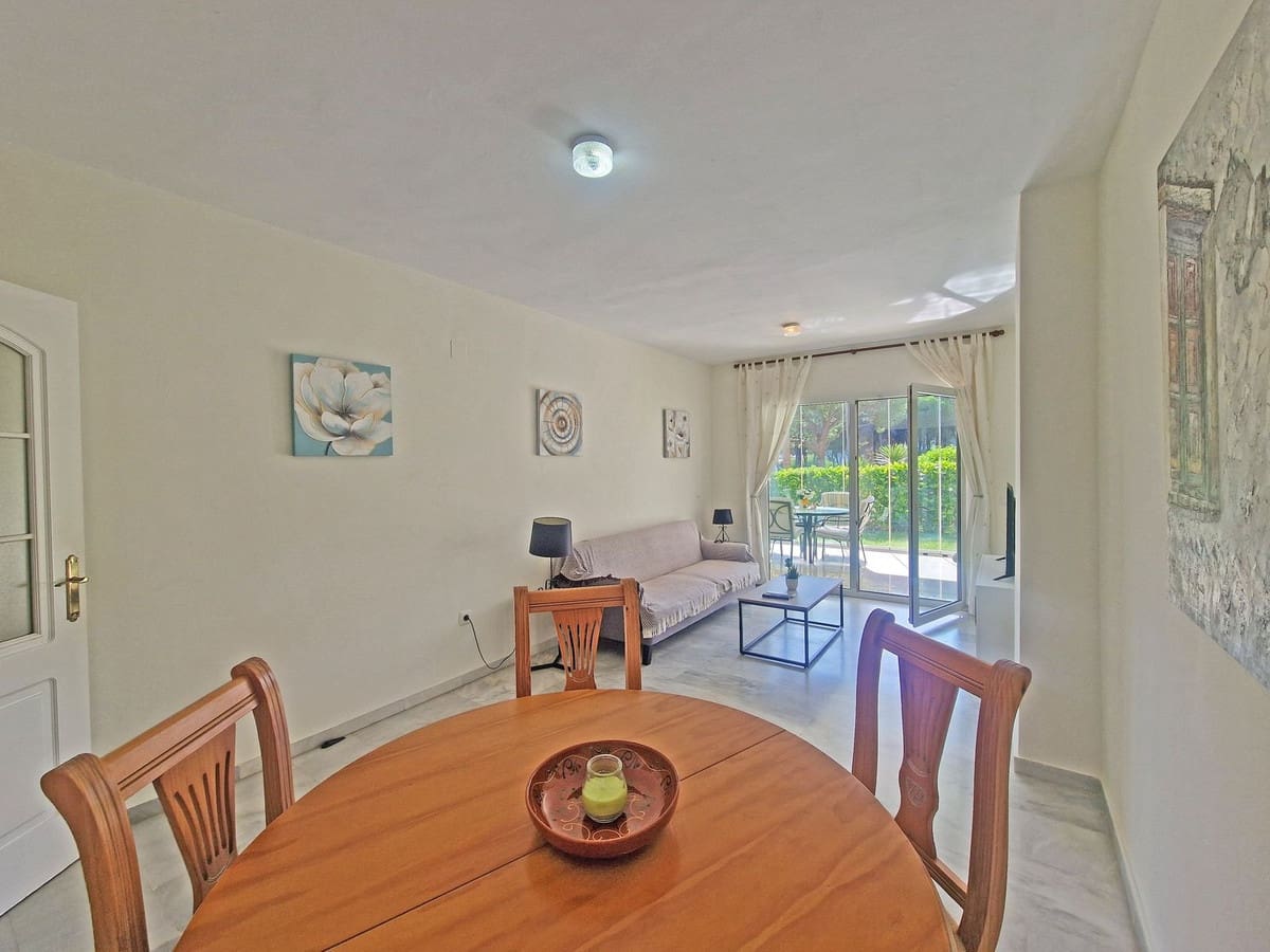 2 bedroom Apartment for sale in Calahonda with garage - € 499,000 (Ref: 9783927)