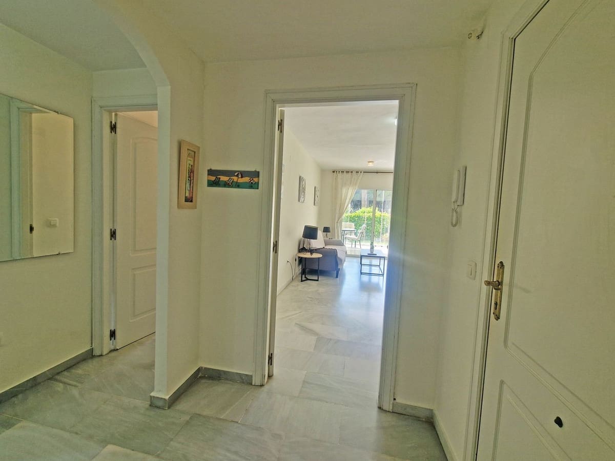 2 bedroom Apartment for sale in Calahonda with garage - € 499,000 (Ref: 9783927)