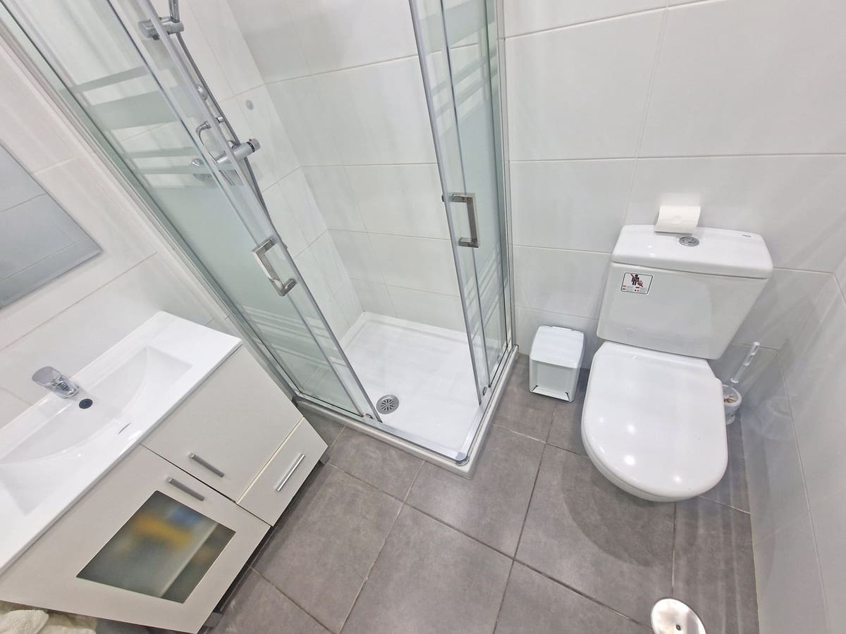 2 bedroom Apartment for sale in Calahonda with garage - € 499,000 (Ref: 9783927)