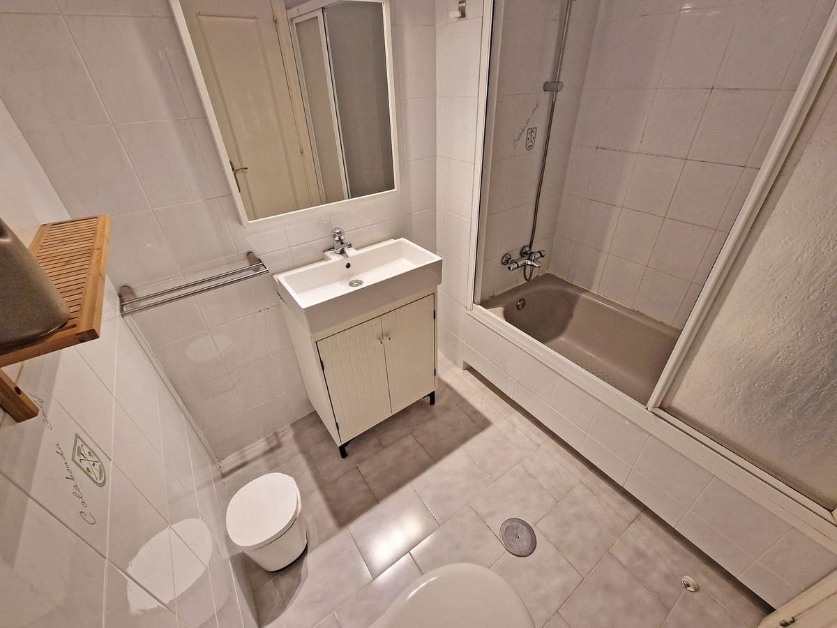 2 bedroom Apartment for sale in Calahonda with garage - € 315,000 (Ref: 9783928)