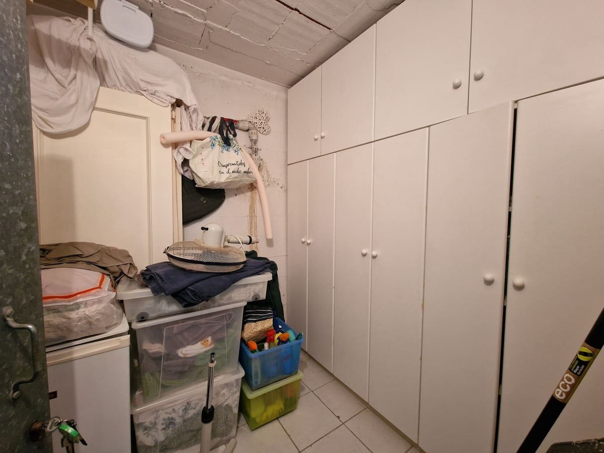 2 bedroom Apartment for sale in Calahonda with garage - € 315,000 (Ref: 9783928)