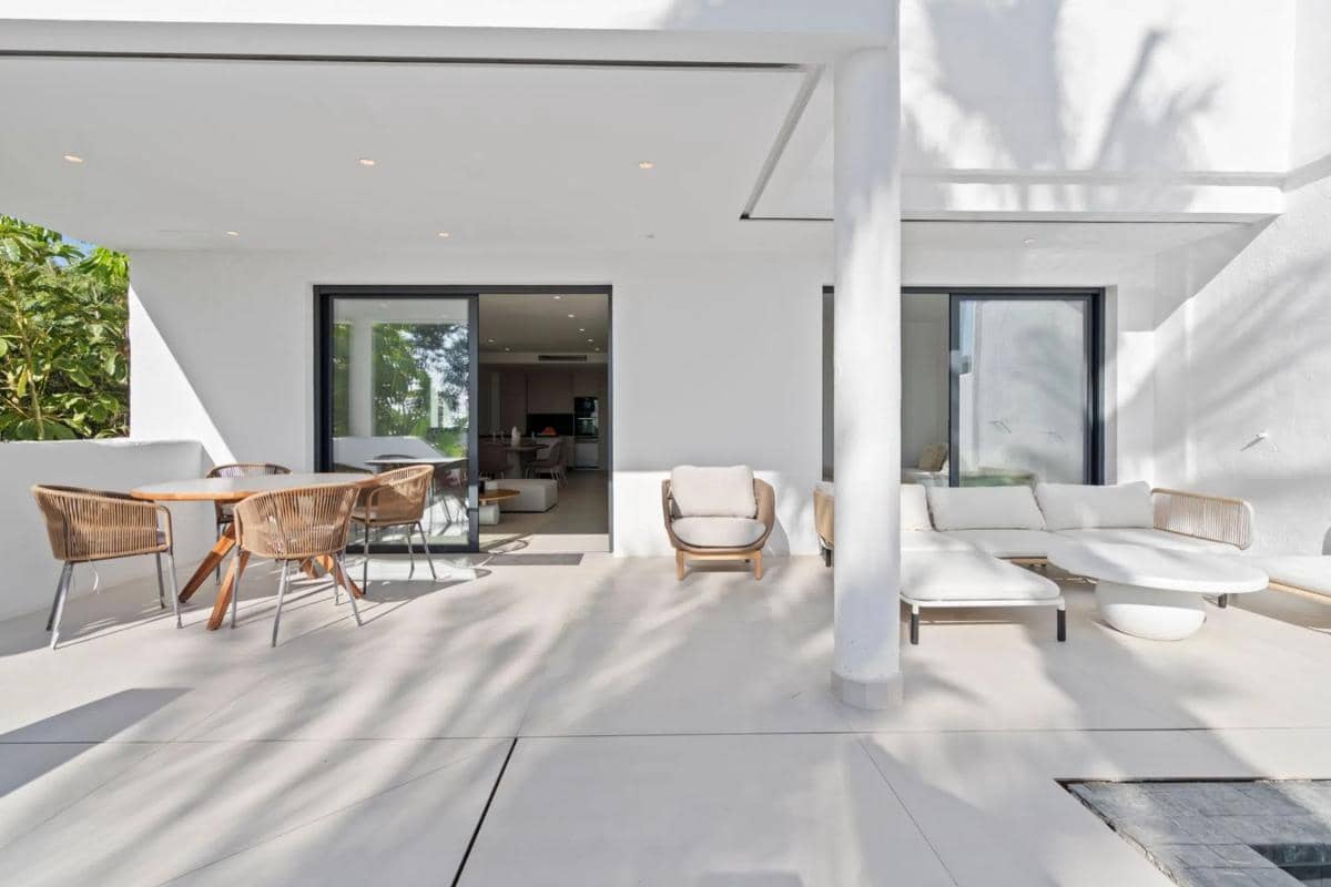 4 makuuhuone Omakotitalo myytävänä paikassa Estepona - 799 000 € (Ref: 9783976)