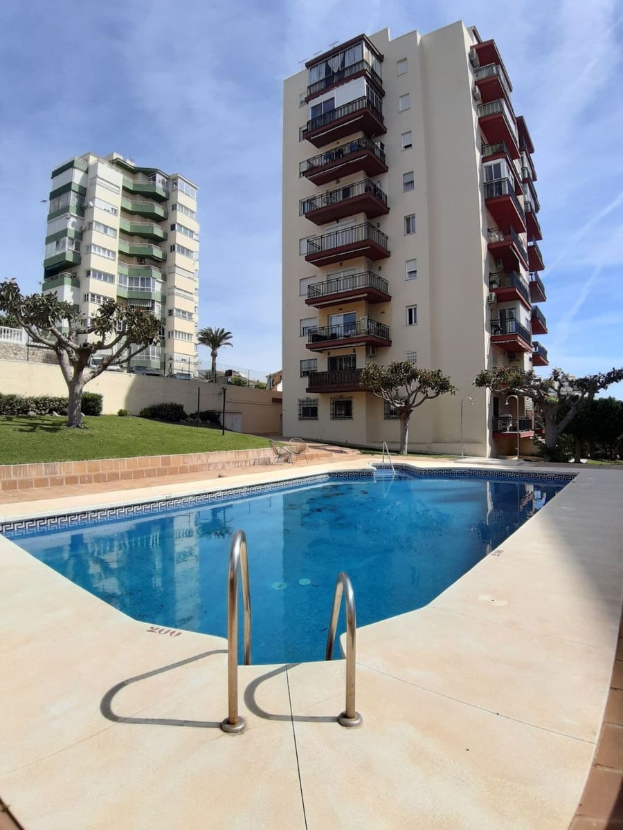 Apartamento de 2 habitaciones en Fuengirola en venta - 329.000 € (Ref: 9789948)
