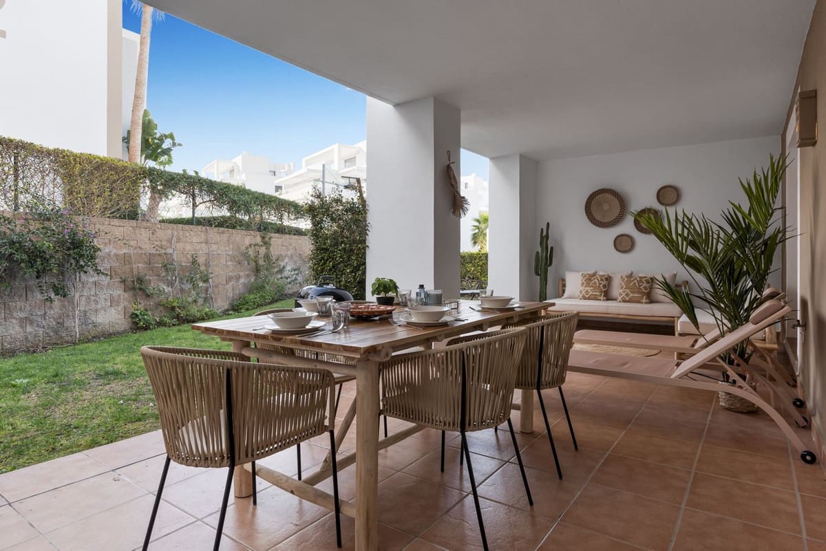 2 soverom Leilighet til salgs i Estepona med garasje - € 420 000 (Ref: 9789949)