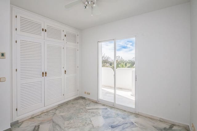 2 chambre Appartement à vendre à Elviria, Marbella - 465 000 € (Ref: 9789956)