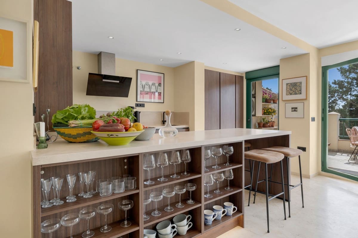 Apartamento de 2 habitaciones en Torrequebrada en venta - 395.000 € (Ref: 9793768)