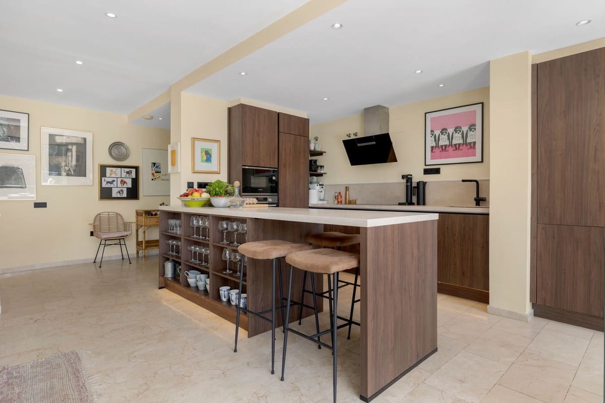 Apartamento de 2 habitaciones en Torrequebrada en venta - 395.000 € (Ref: 9793768)