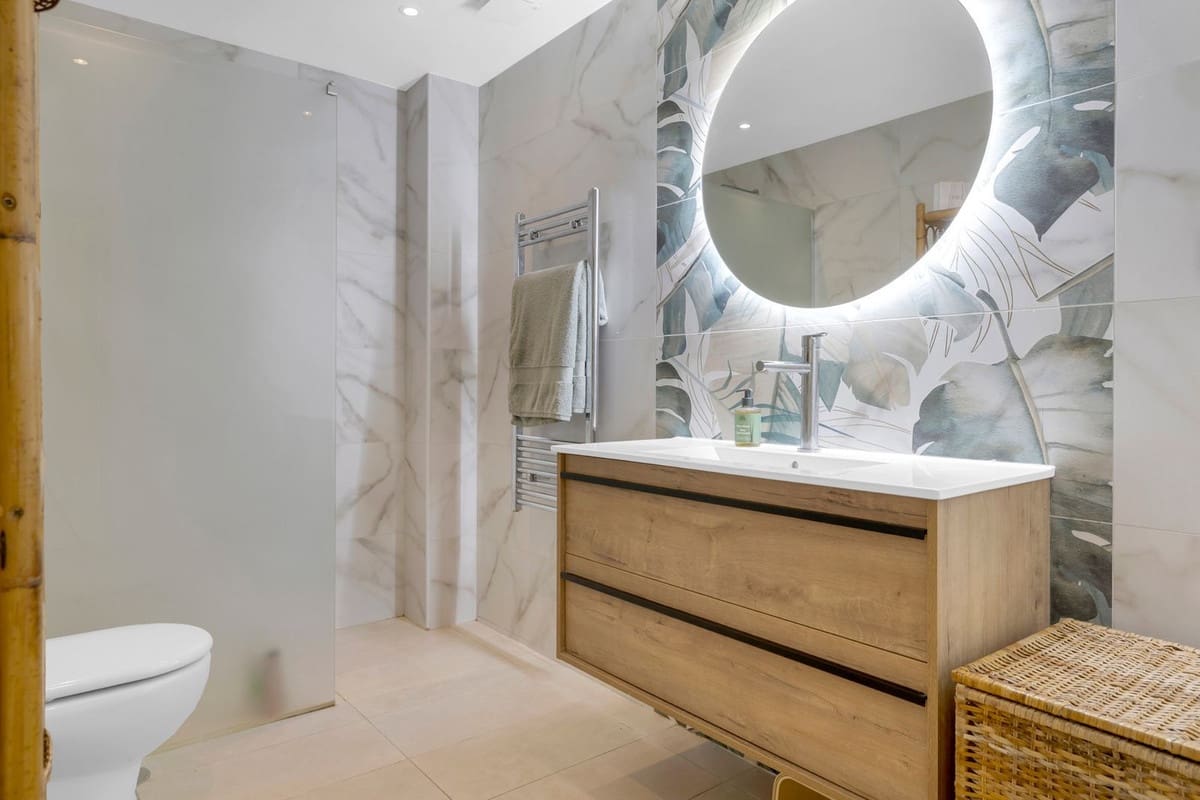 Apartamento de 2 habitaciones en Torrequebrada en venta - 395.000 € (Ref: 9793768)